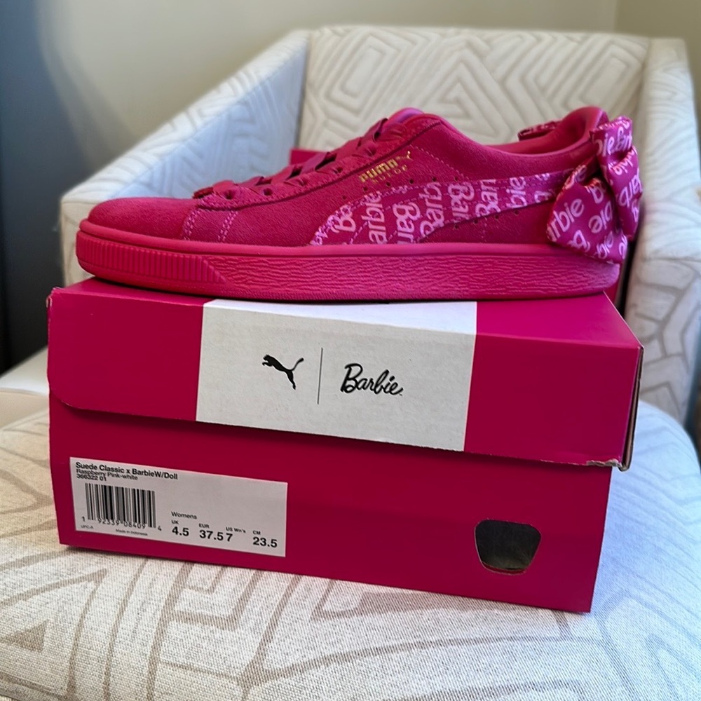 Suede classic x Barbie puma shoes only no Barbie doll - Picture 6 of 13